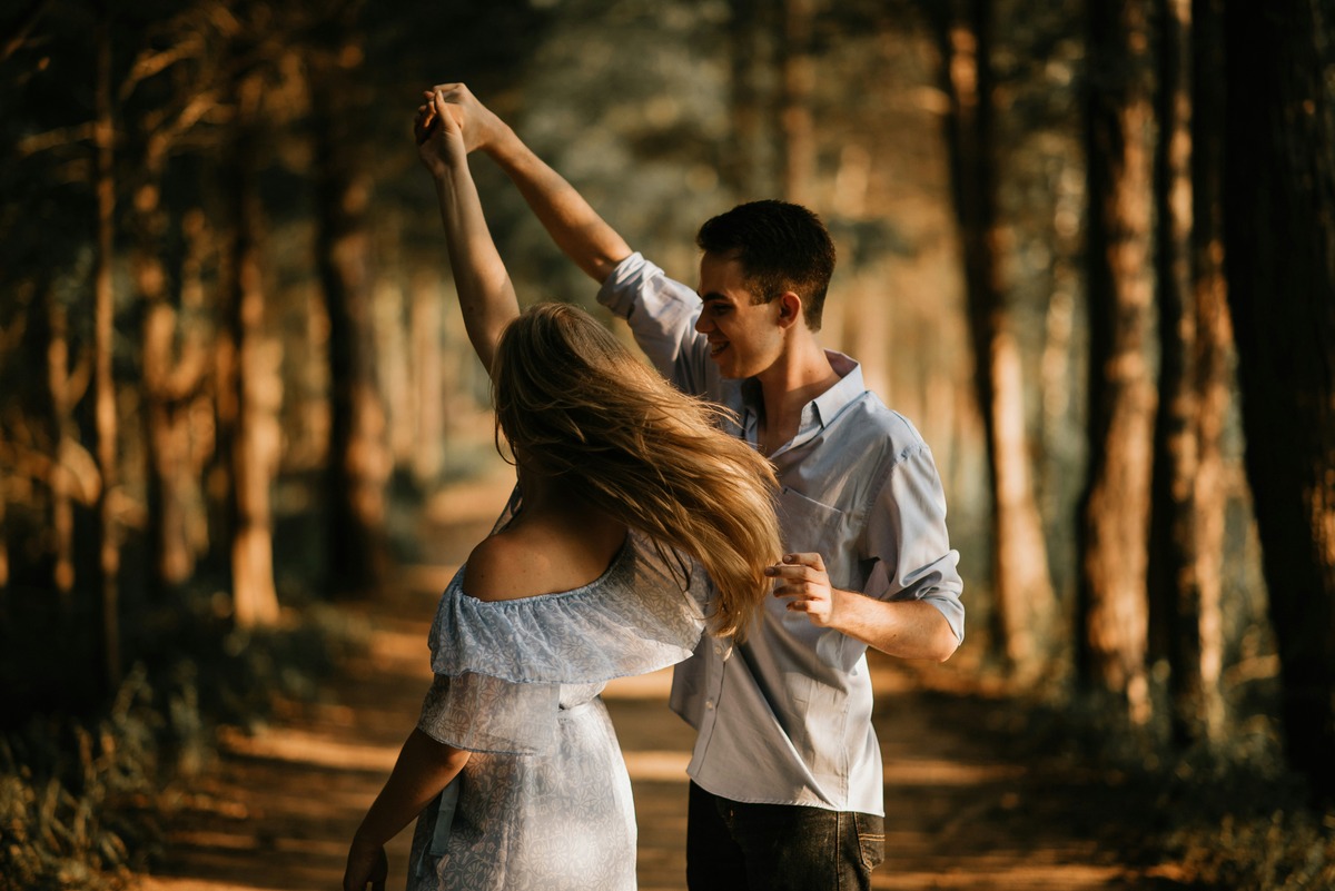 10 Creative Ideas For A Casual Themed Couples Photoshoot