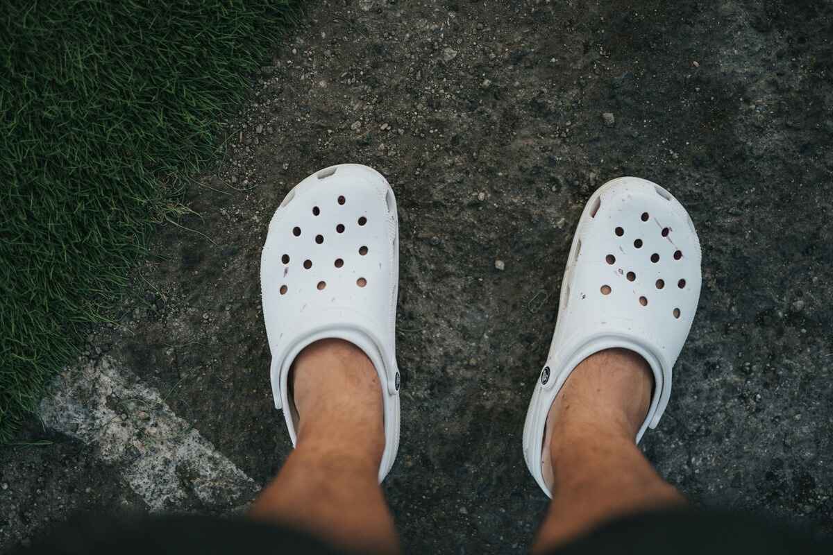 Amazing Hack To Shrink Your Crocs In Minutes!