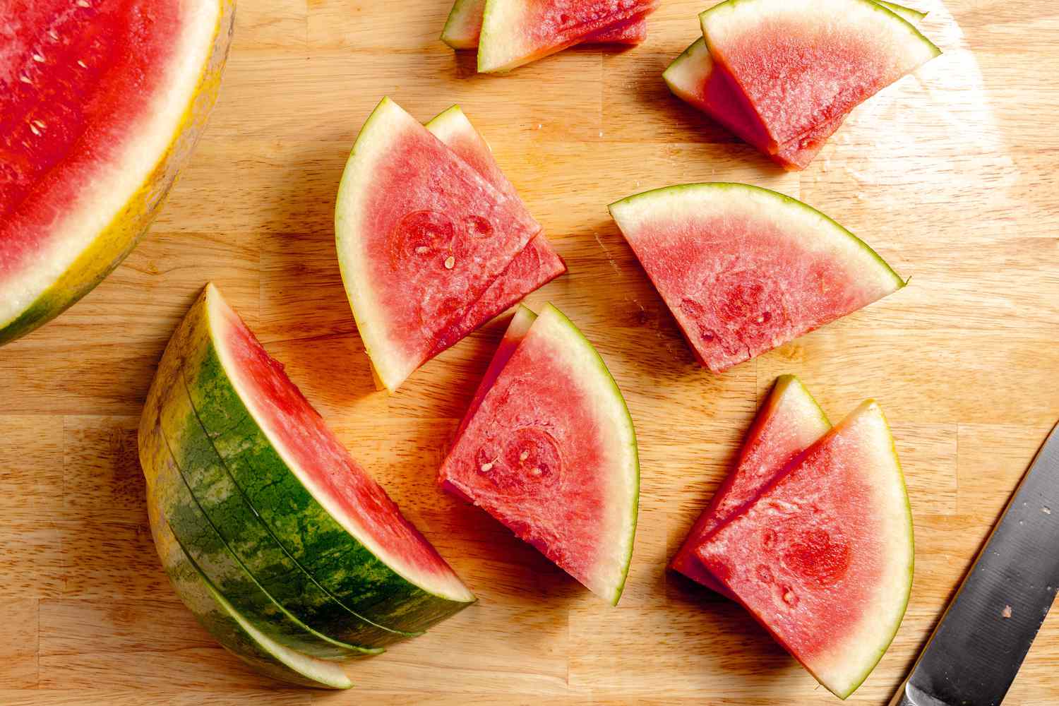 Amazing Watermelon Cutting Hack: Transforming It Into Perfect Triangles!