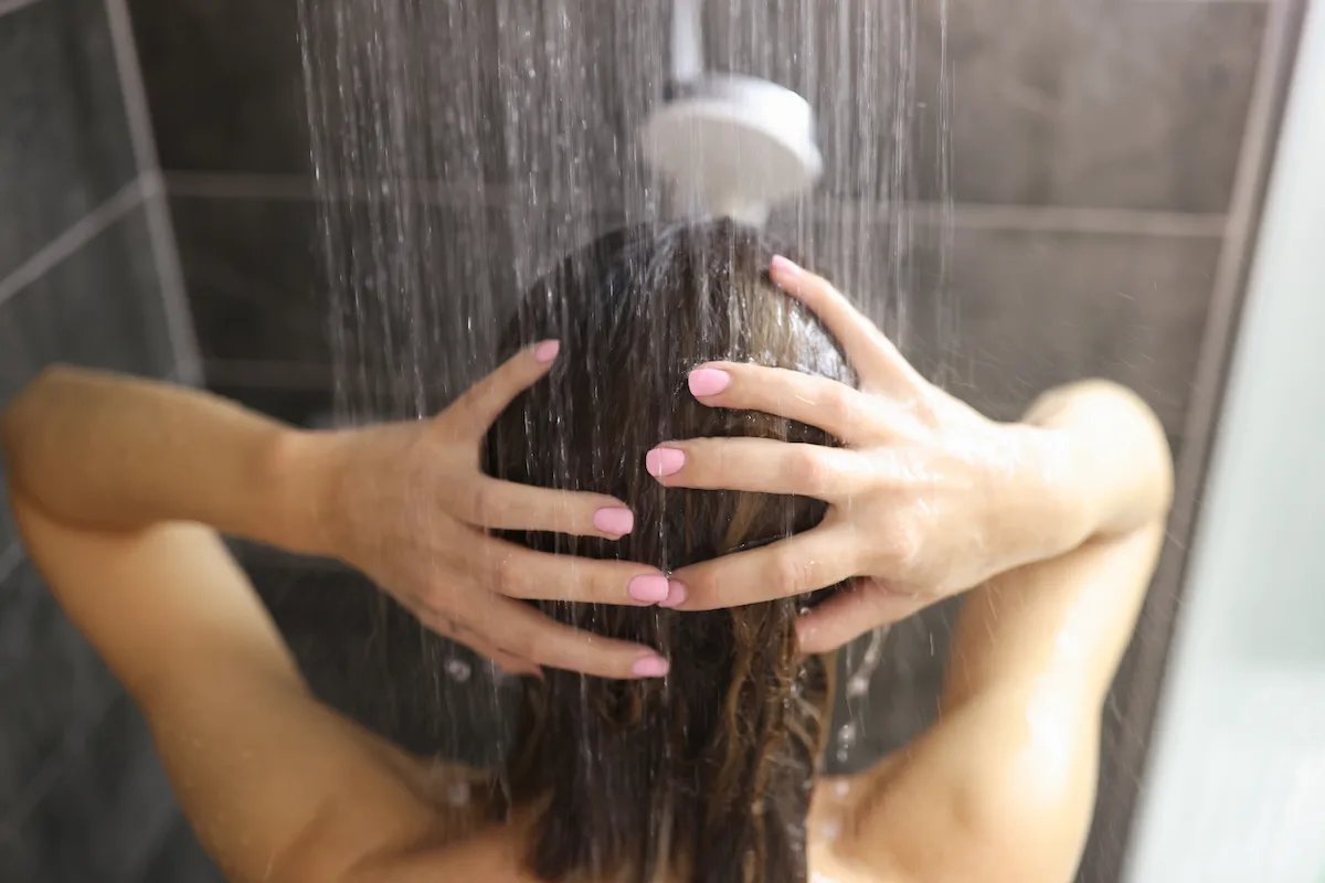 Bathing Right After Eating: The Surprising Way It Affects Your Weight!