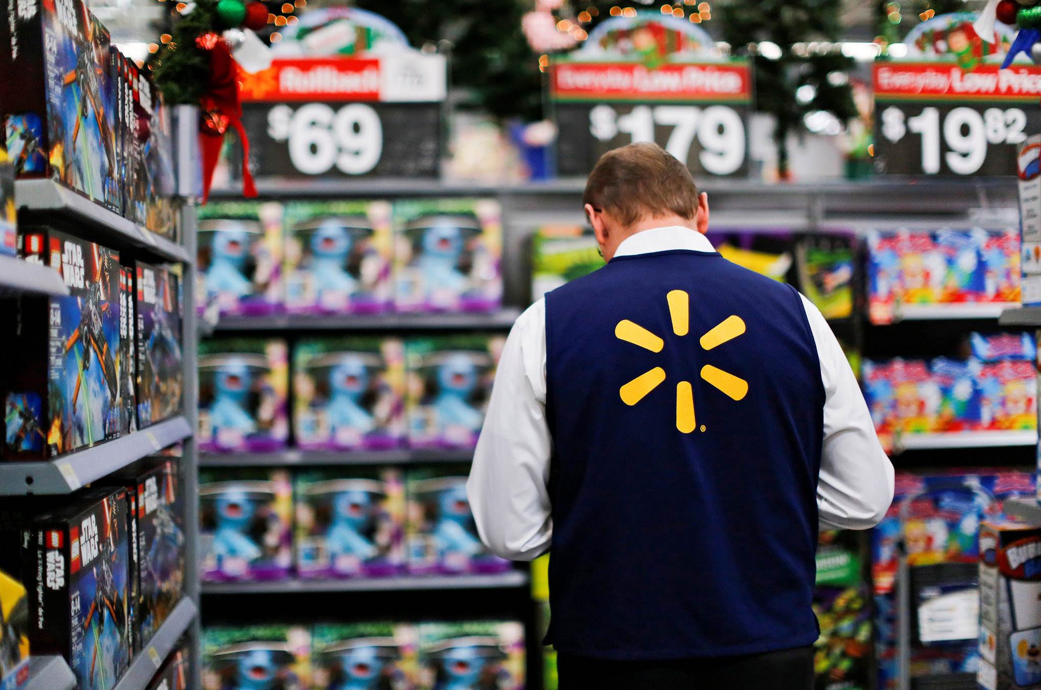 Discover The Secret Hours Of Walmart’s Overnight Shift!