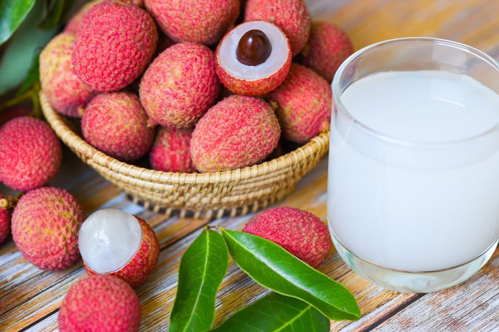 Discover The Surprising Truth About Lychees: Why Some Love Them And Others Can't Stand Them!