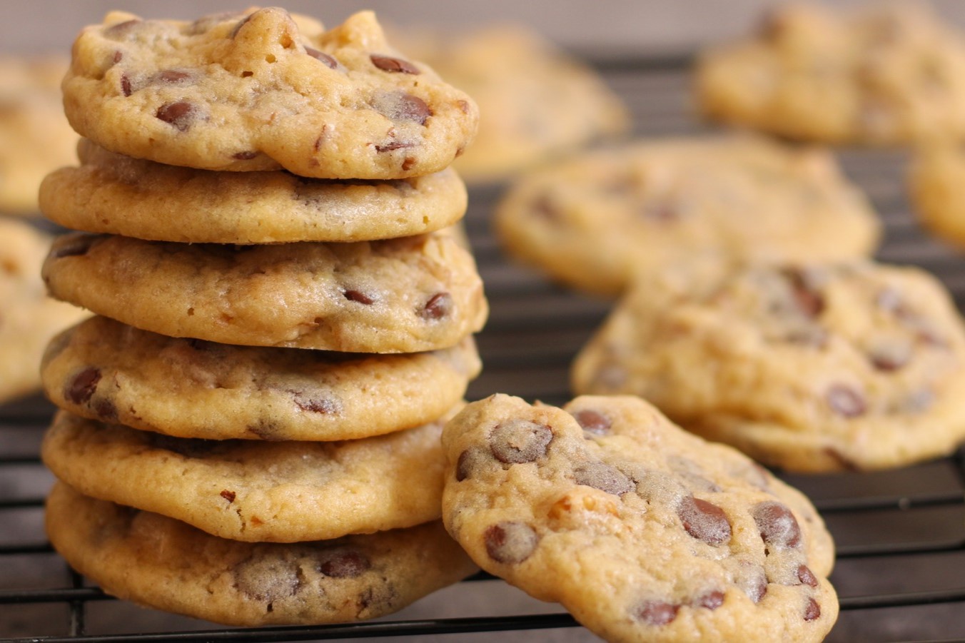 Make Perfect Cookies In Minutes With This Microwave Hack!