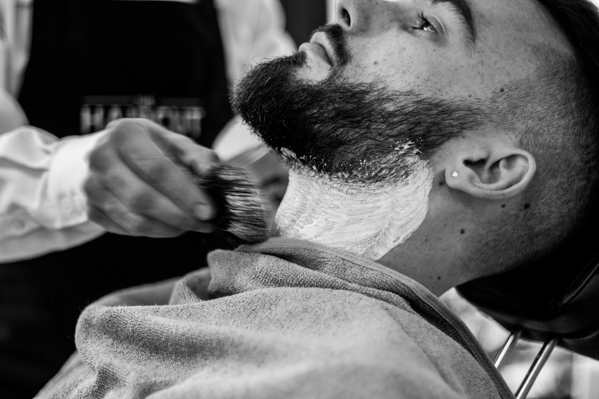 Revolutionize Your Grooming Routine With A Game-Changing Beard Straightener For Men!