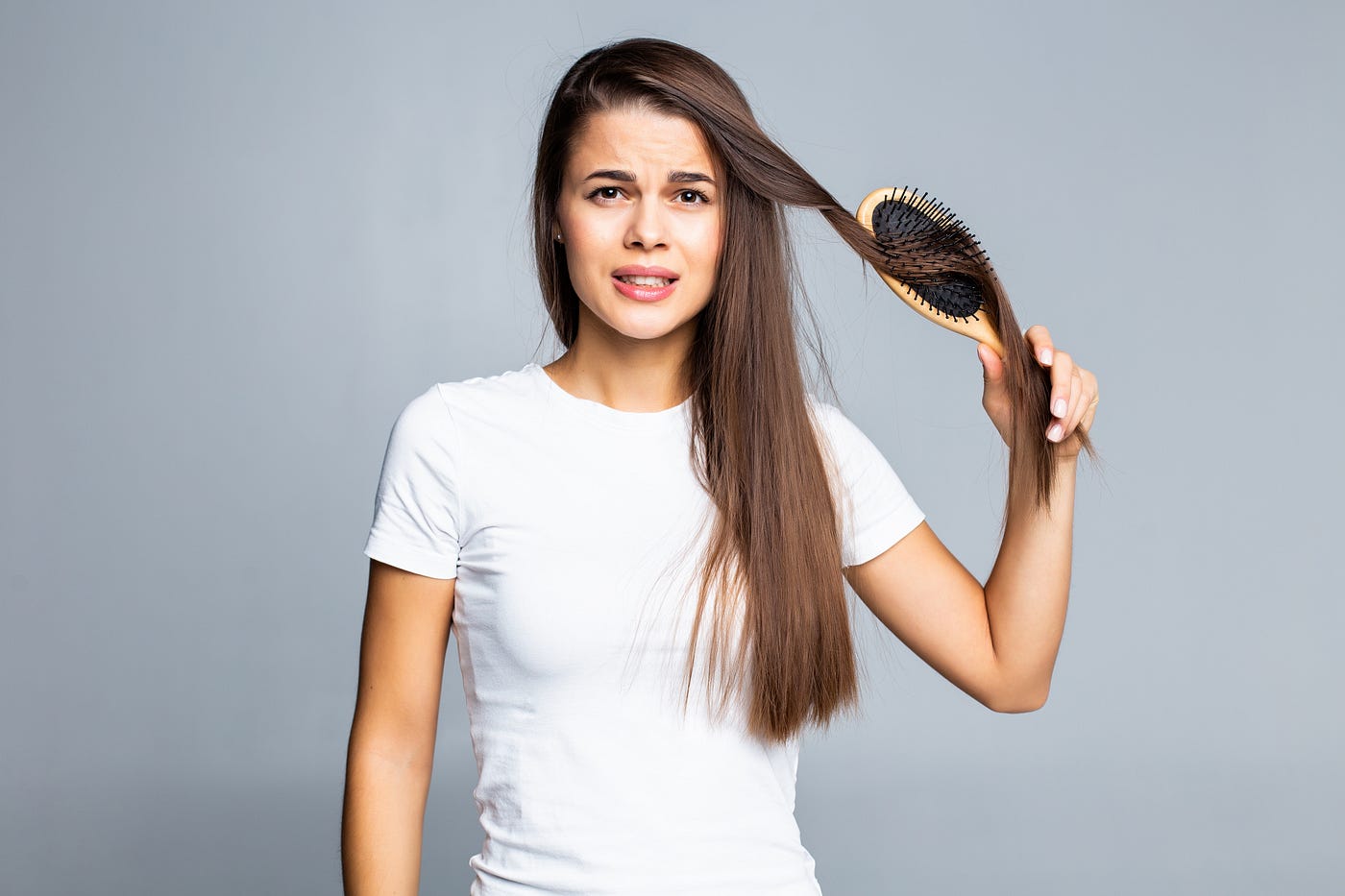 Say Goodbye To Frizzy Hair With These Game-changing Tips!