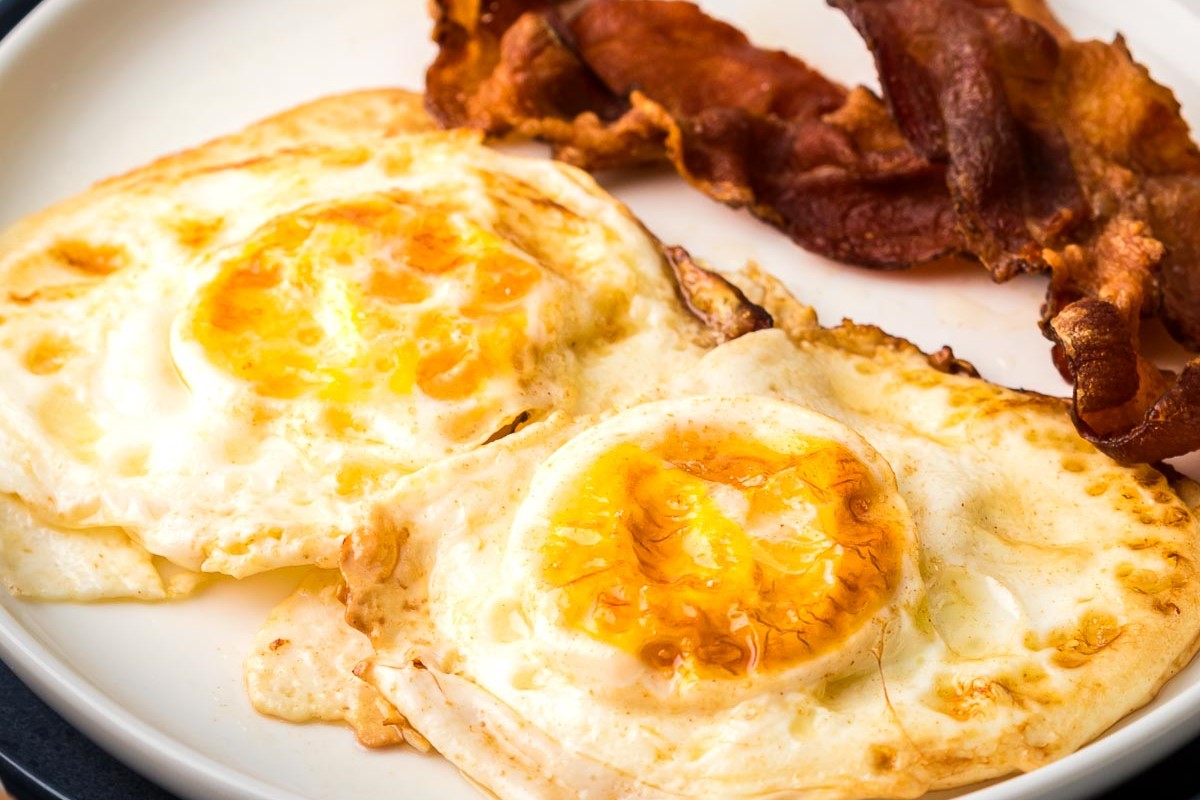 The Secret To Perfectly Cooked “Over Hard” Eggs Revealed!