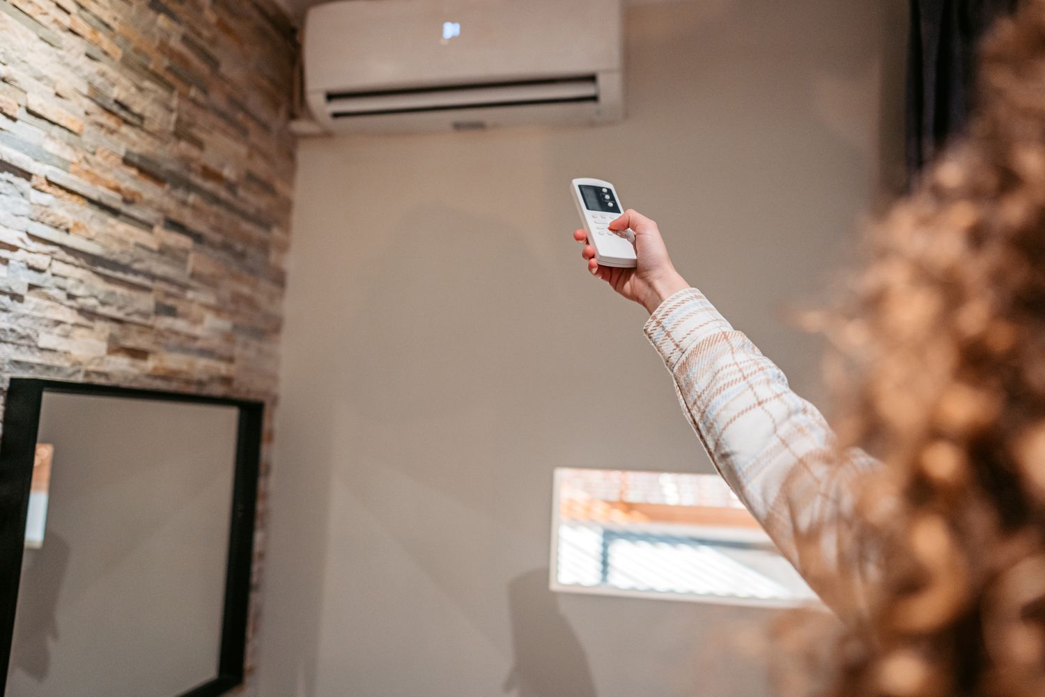 The Surprising Reason Your Air Conditioner Keeps Shutting Off - And How To Fix It!