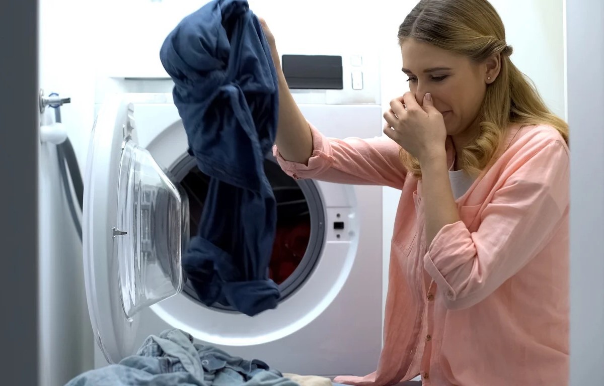 The Surprising Reason Your Washing Machine Smells Even Worse After Cleaning!