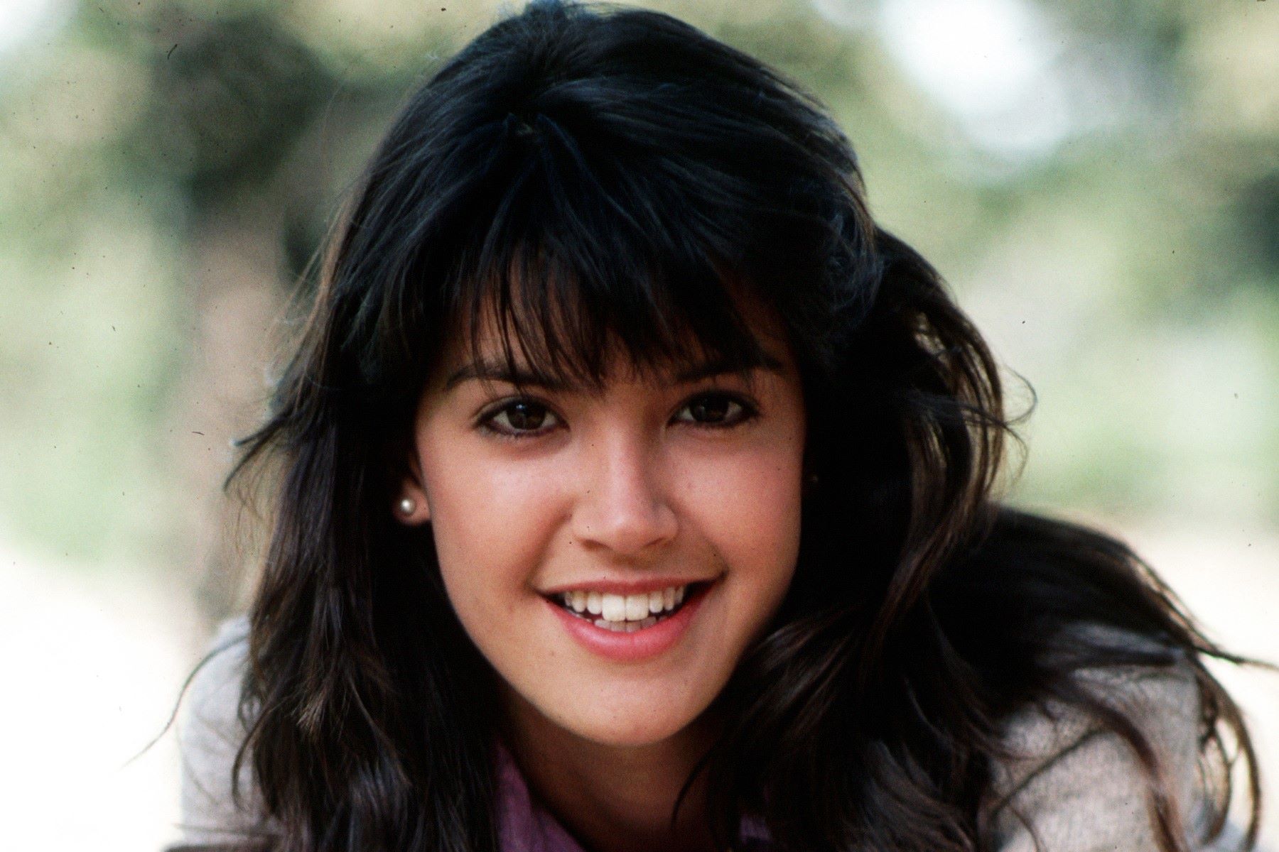 The Surprising Truth About Phoebe Cates: Her Secret Family And Famous Siblings!