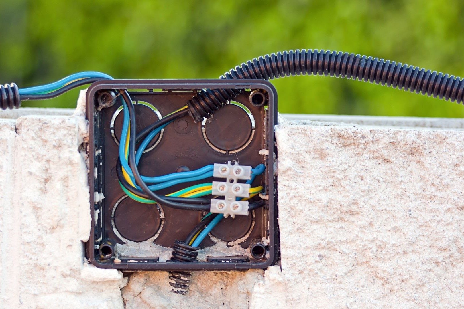 The Ultimate Guide To Choosing The Perfect Ground Wire Size For A 200 Amp Service!