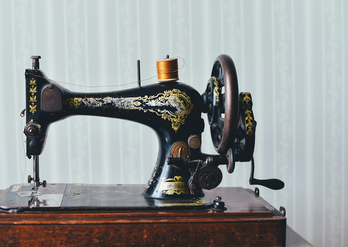 Top Sewing Machines For Heavy Materials: Denim, Canvas, And Leather