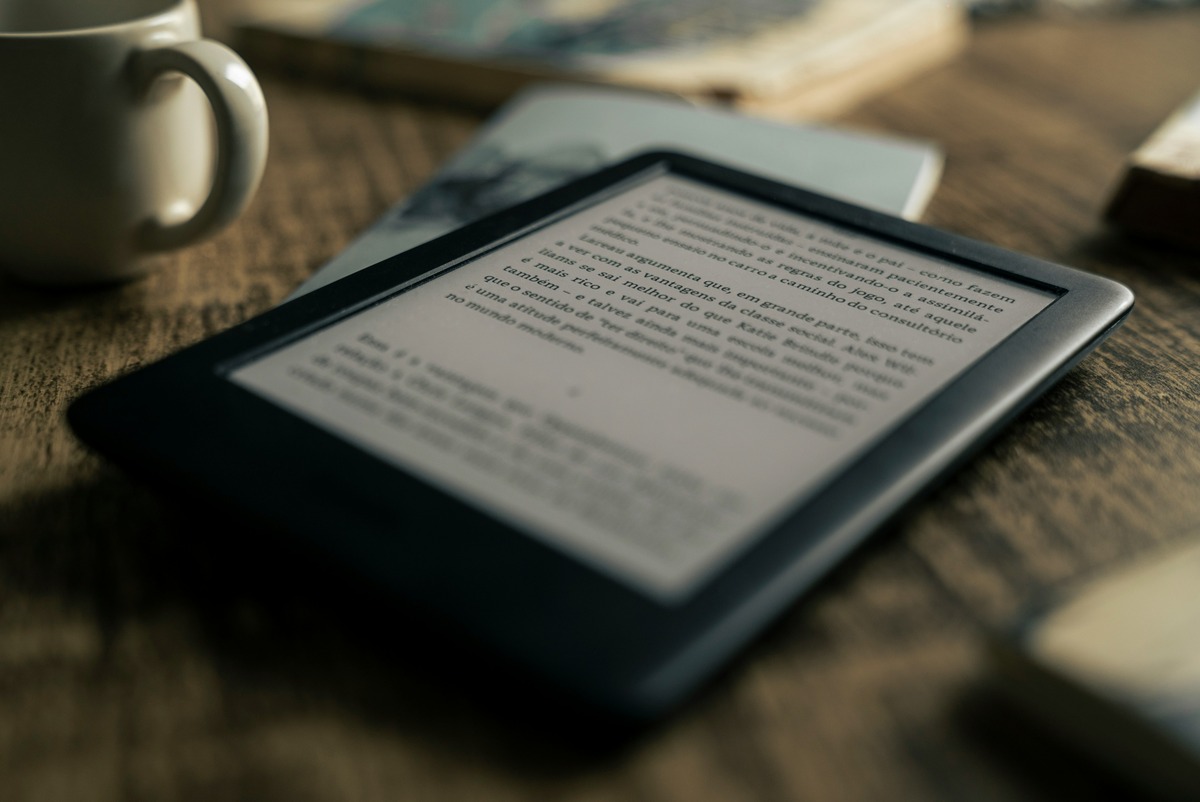 Unbelievable Kindle Battery Issue: Yellow Light On But No Charge! Discover The Ultimate Fix!