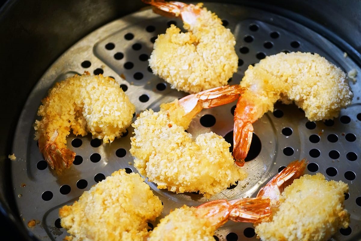 Unbelievable! You Won’t Believe What Happens When You Eat Frozen White-coated Shrimp!