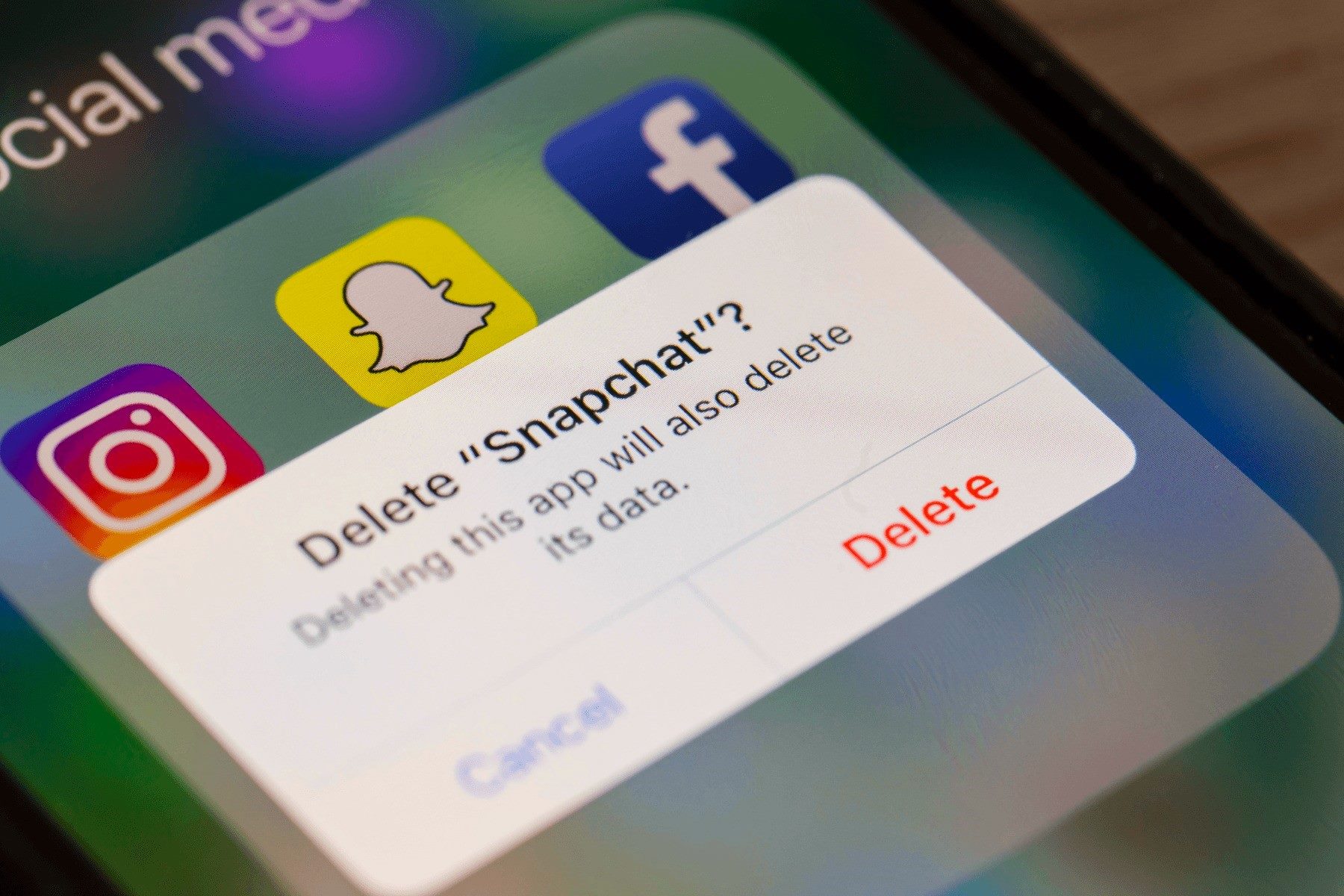 Uninstalling Snapchat: What Happens To Your Friends?