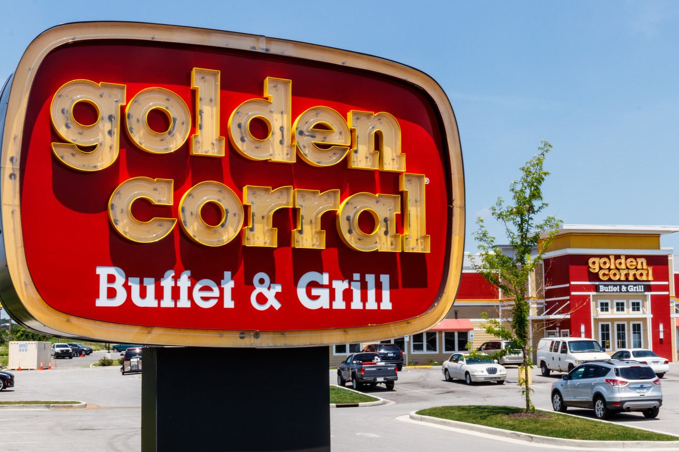 You Won't Believe When Golden Corral Serves Lunch!