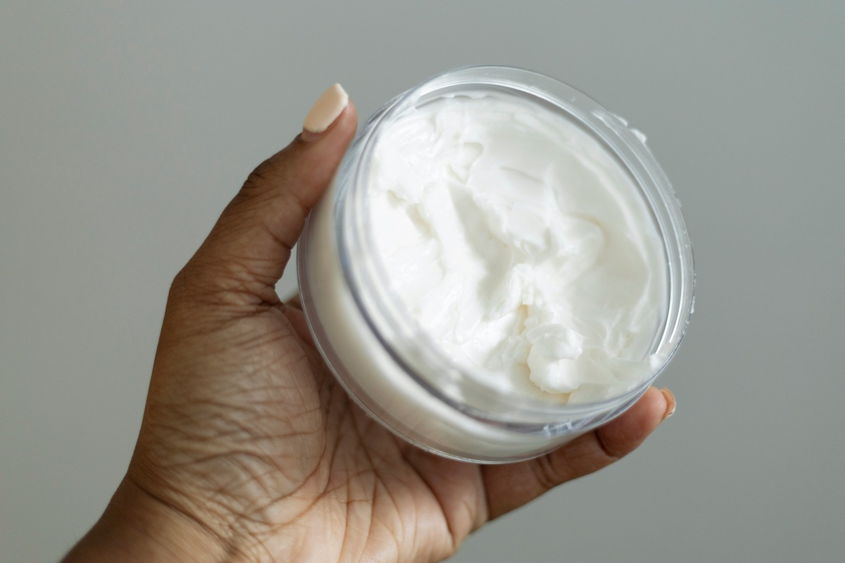 Discover The Surprising Benefits Of Vaseline And Toothpaste For Your Skin!