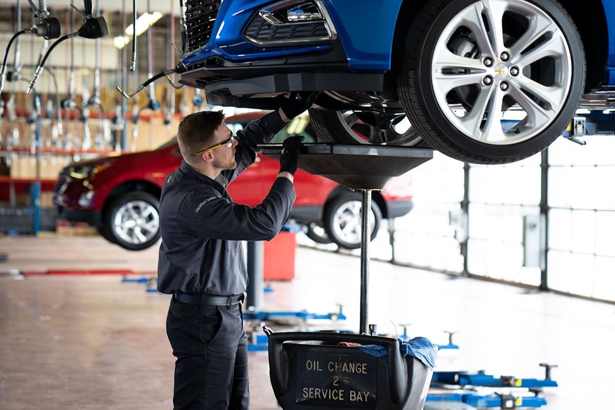 Discover The Surprising Truth: The Ideal Duration For An Oil Change At A Dealership!
