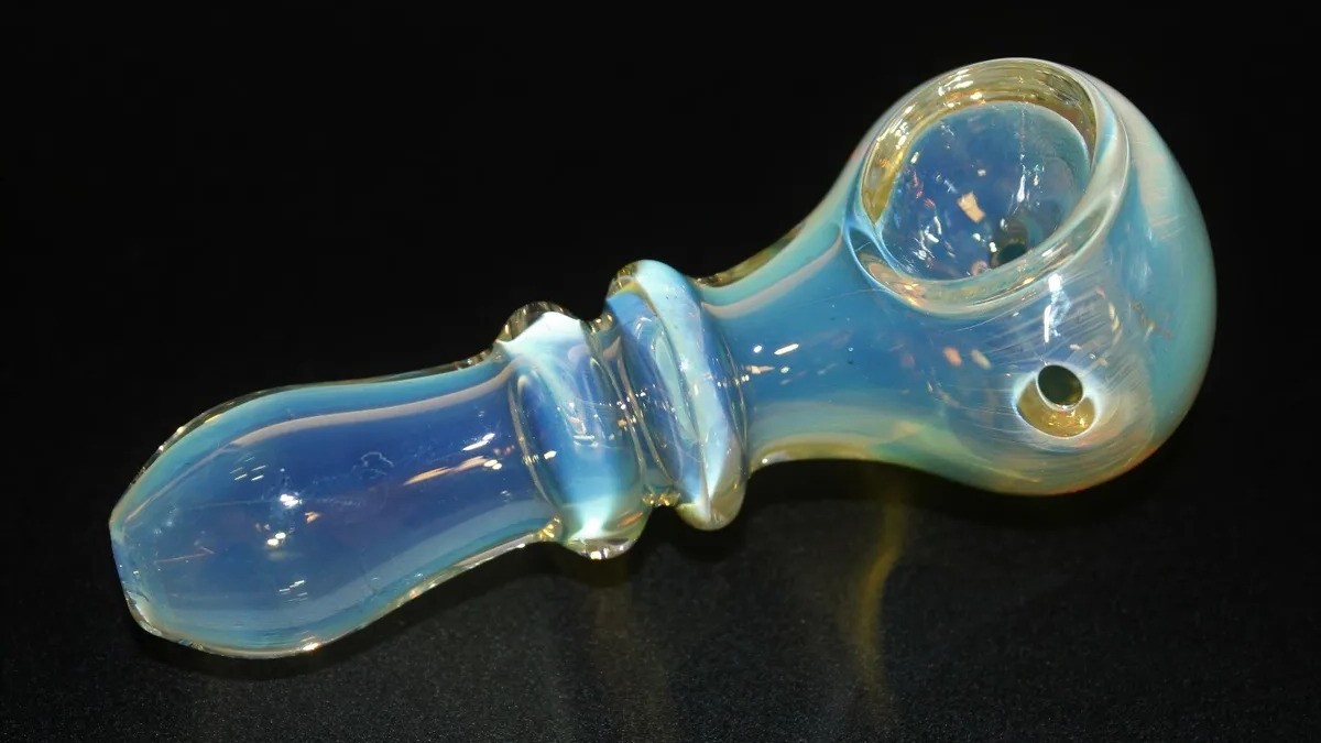How To Clean A Glass Pipe