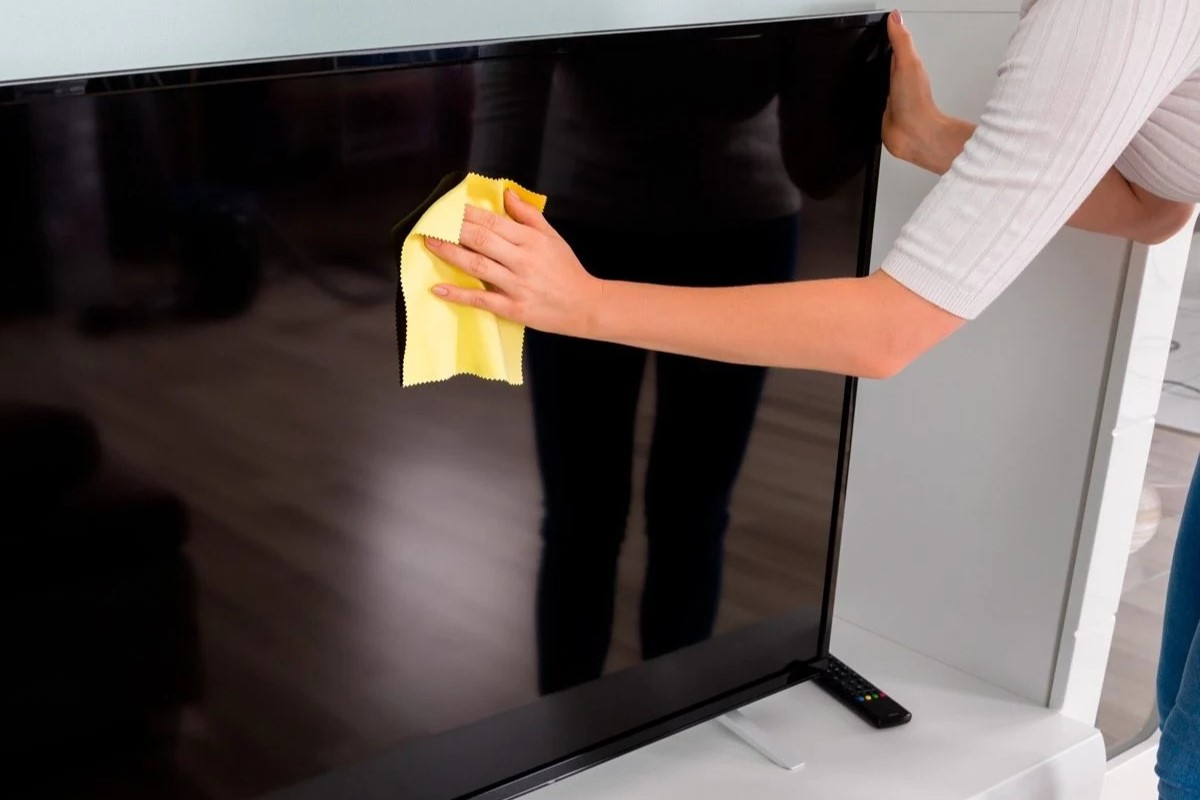 How To Clean An LG TV Screen