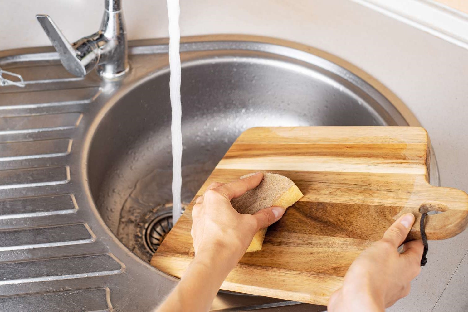 How To Clean Wooden Cutting Board