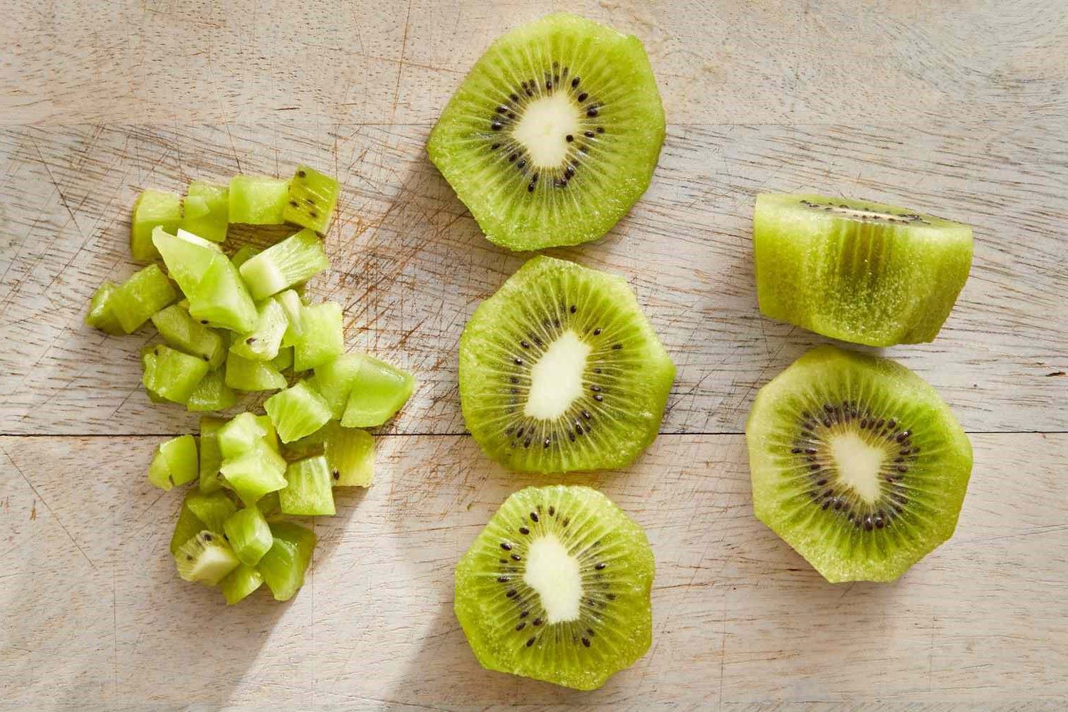 How To Cut A Kiwi