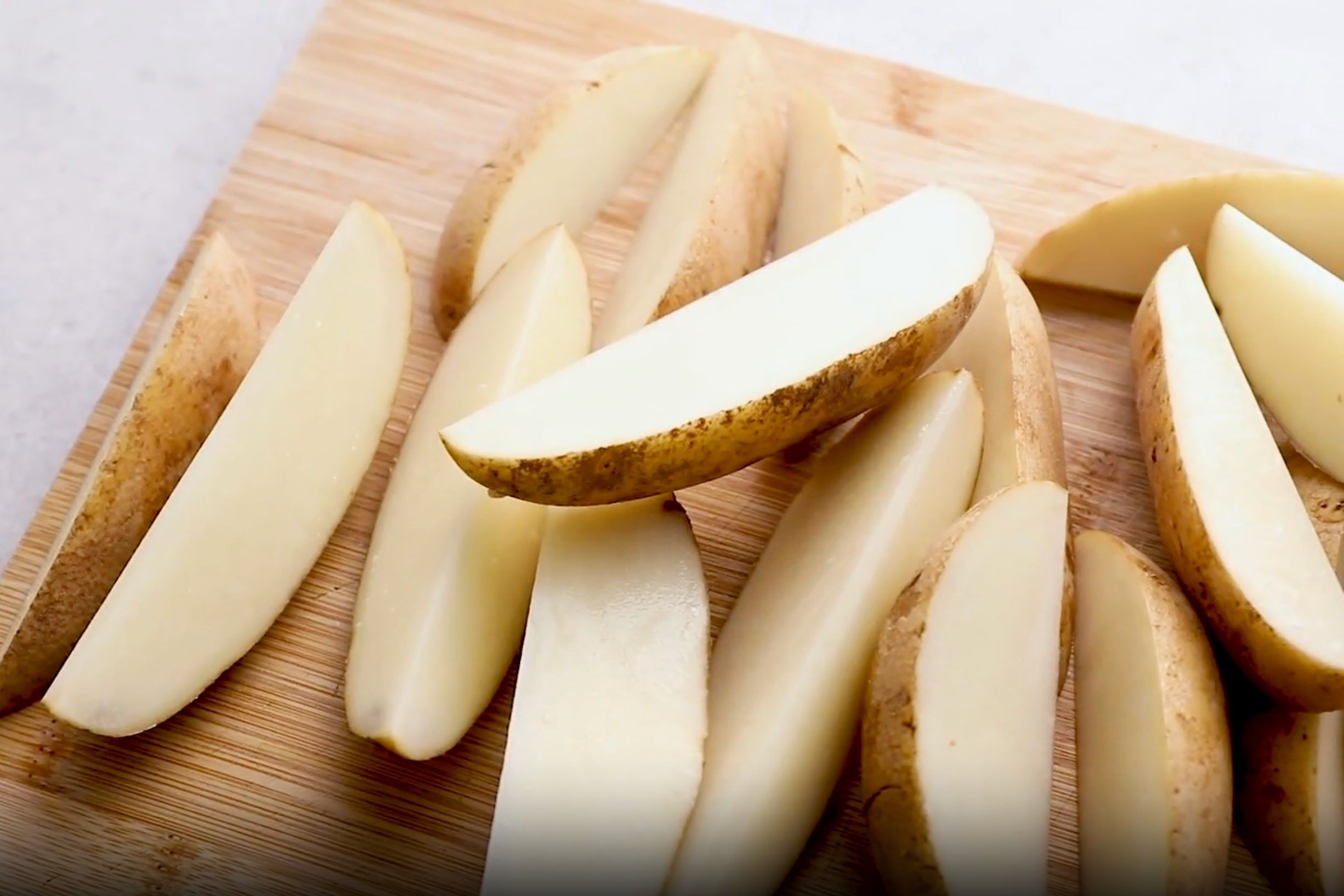How To Cut Potatoes Into Wedges