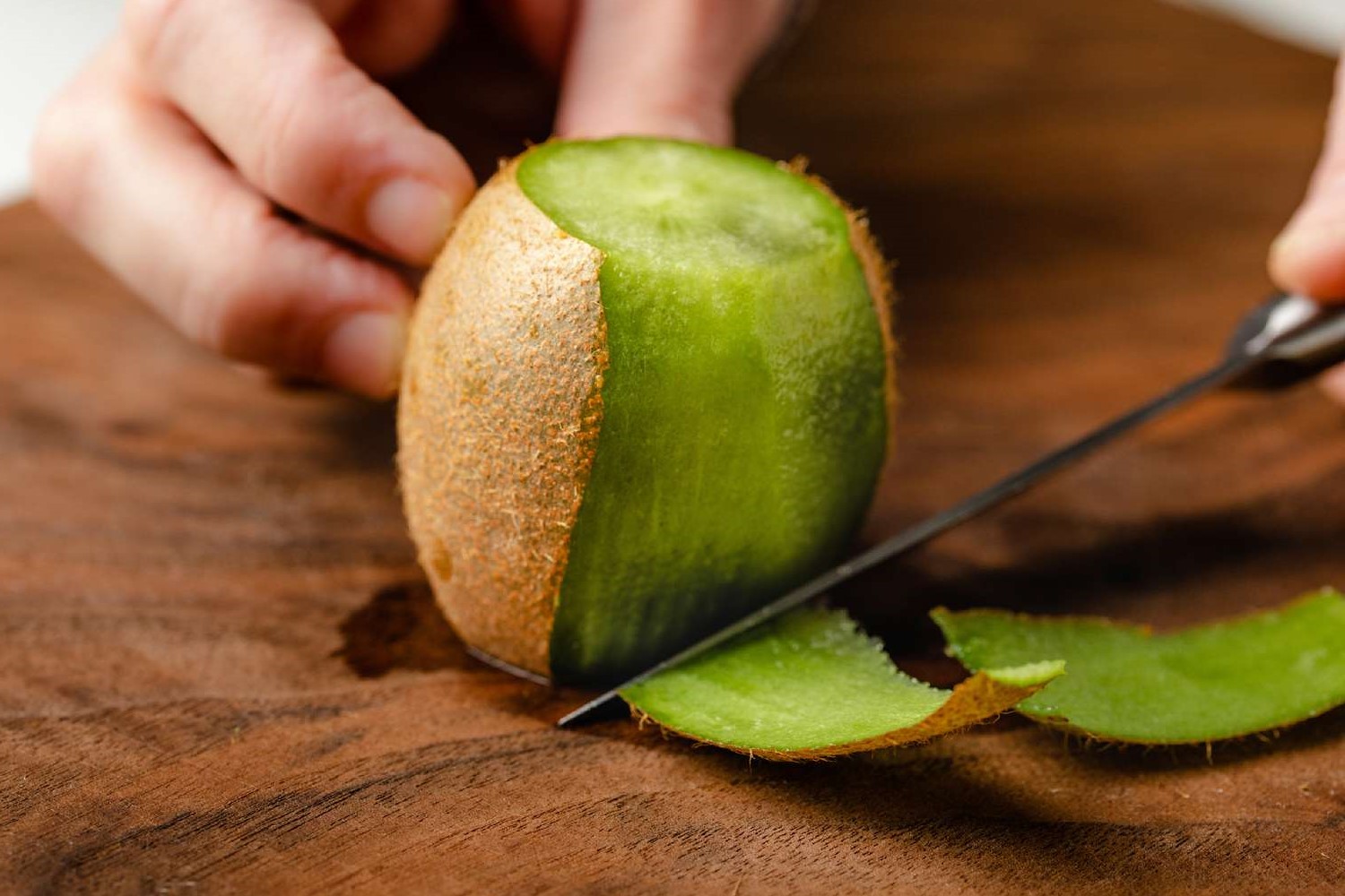 How To Peel A Kiwi