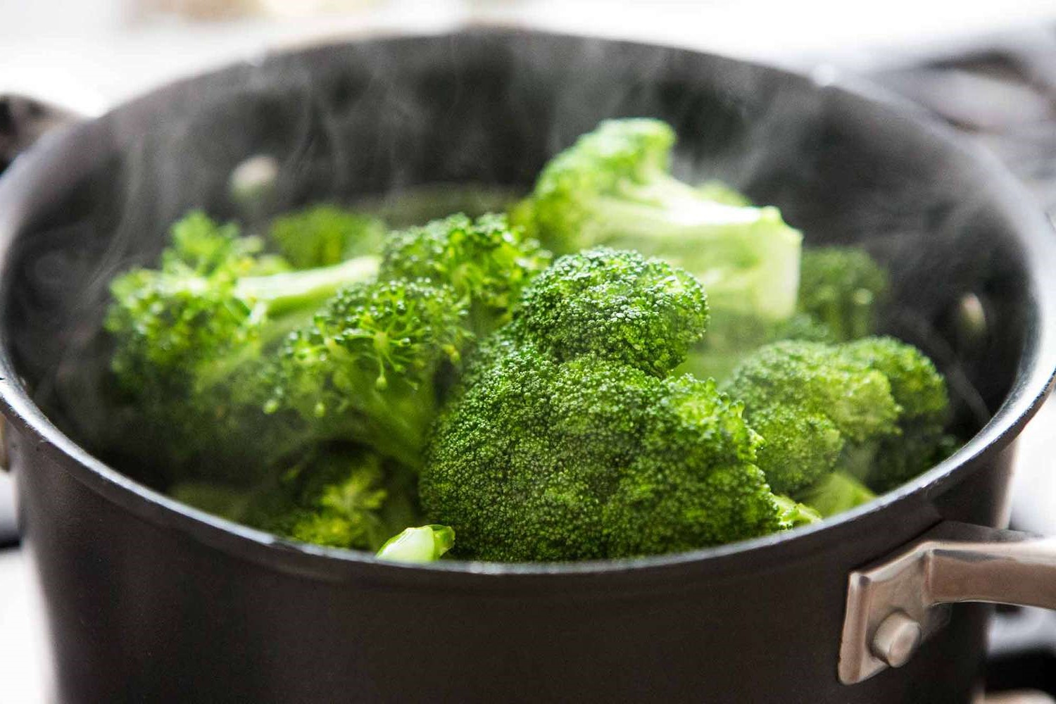 How To Steam Broccoli In The Microwave