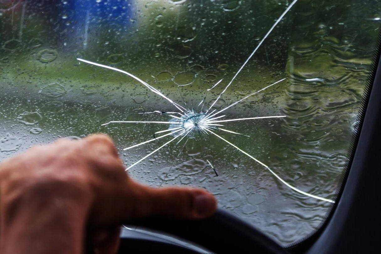 How To Stop A Windshield Crack From Spreading