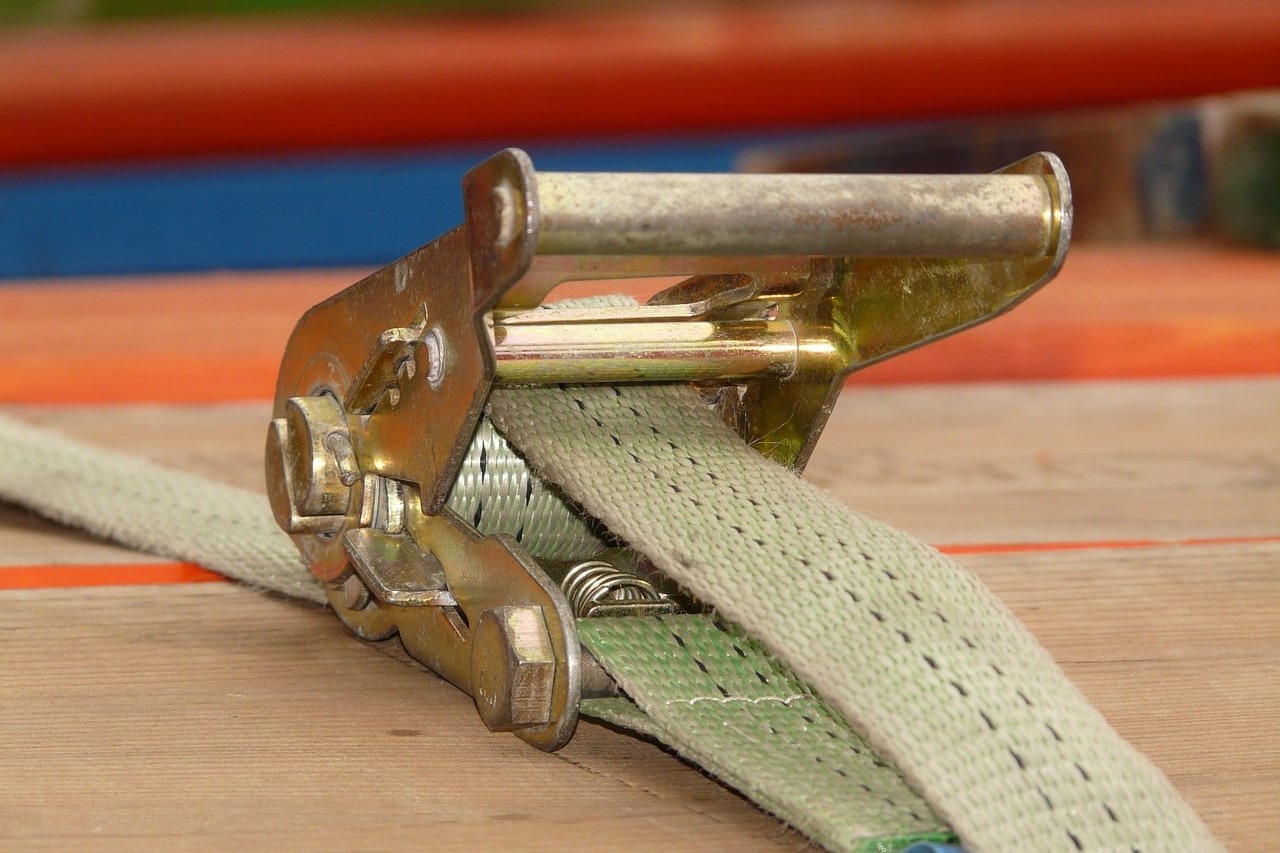 How To Thread A Ratchet Strap