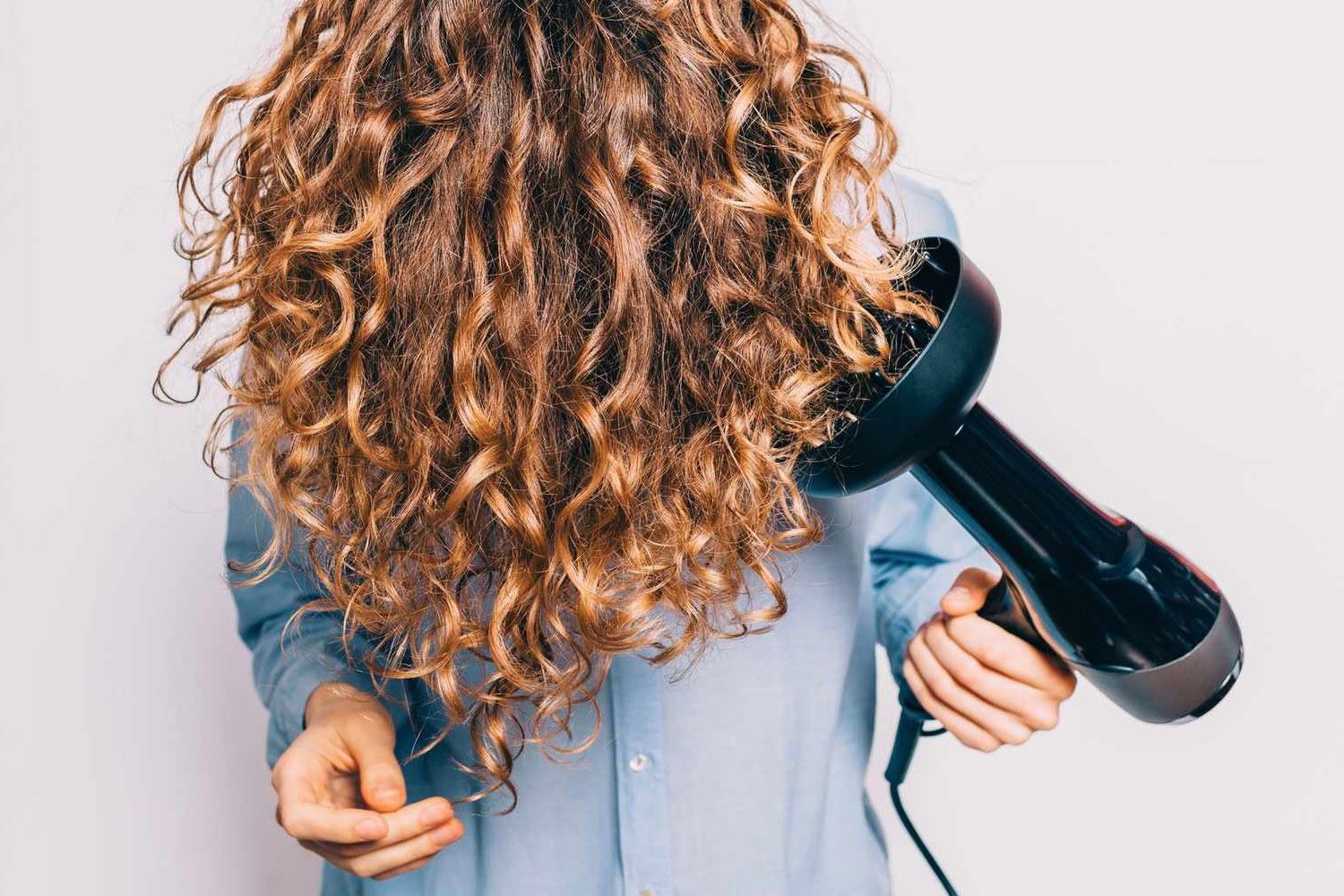 How To Use A Diffuser On Wavy Hair