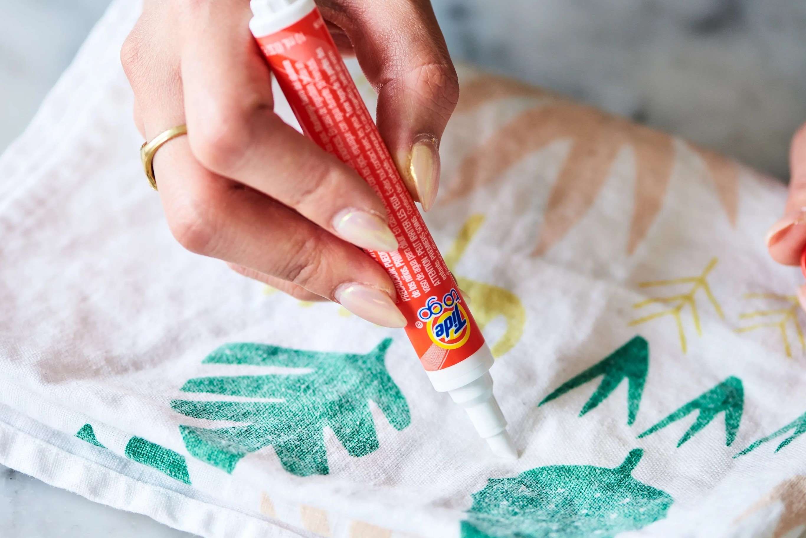 How To Use Tide To Go For Instant Stain Removal