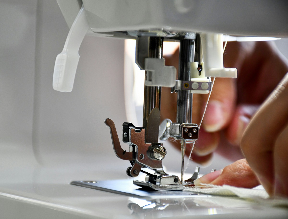 The Ultimate Guide To Choosing The Perfect Sewing Machine For Beginners