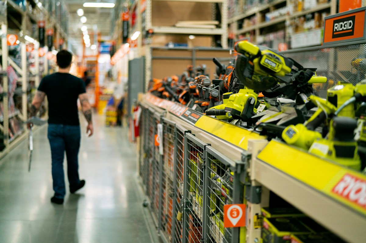 The Ultimate Showdown: Home Depot Vs. Lowe's - Who Reigns Supreme For Renting Tools?