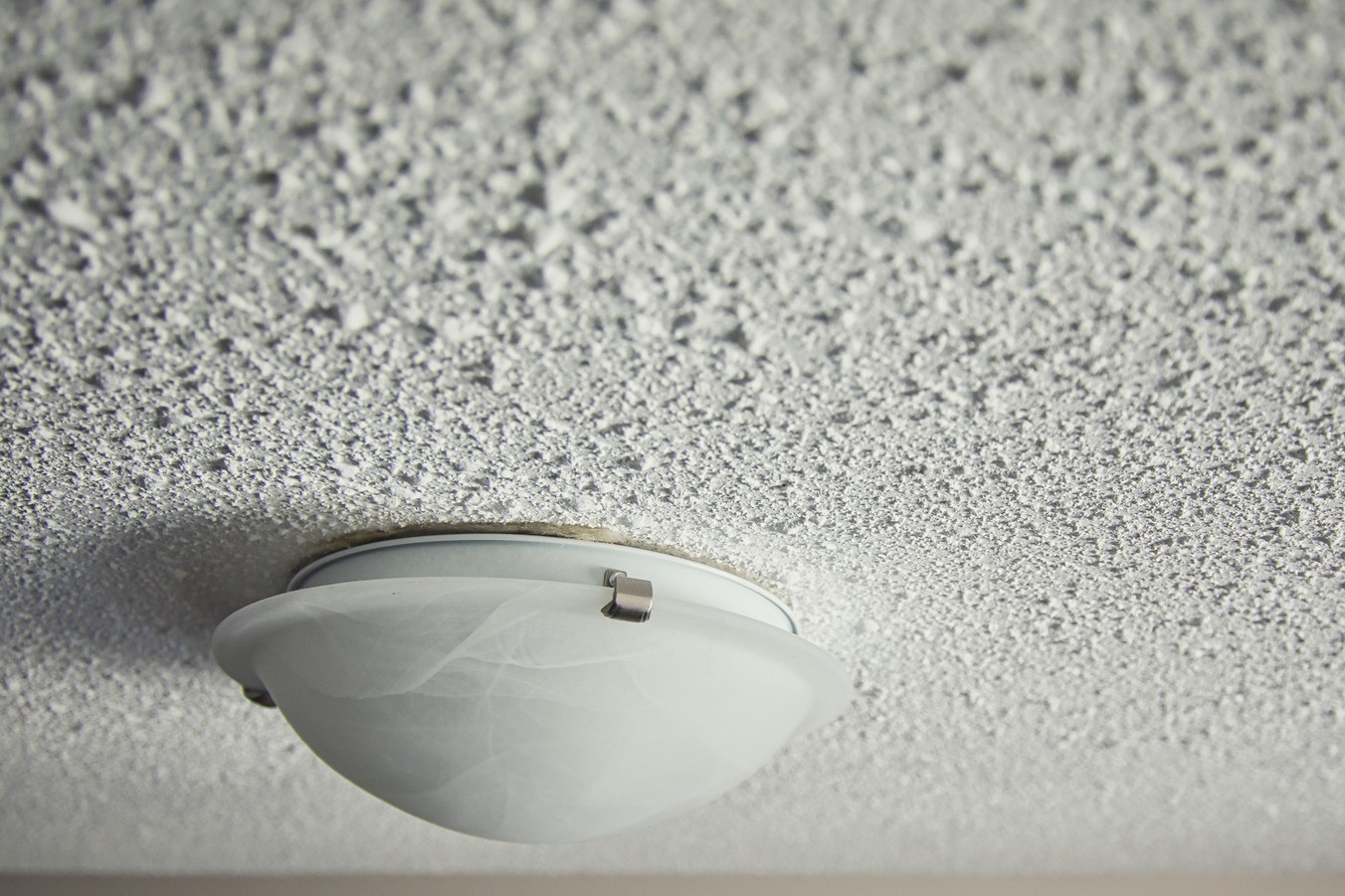 How To Clean Popcorn Ceiling