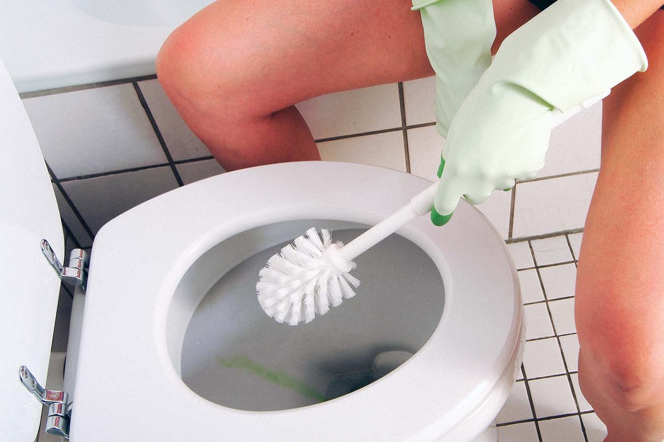 How To Remove And Prevent Toilet Seat Discoloration